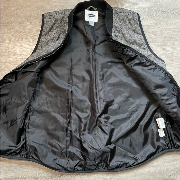 Old Navy Large Vest - Picture 3 of 3